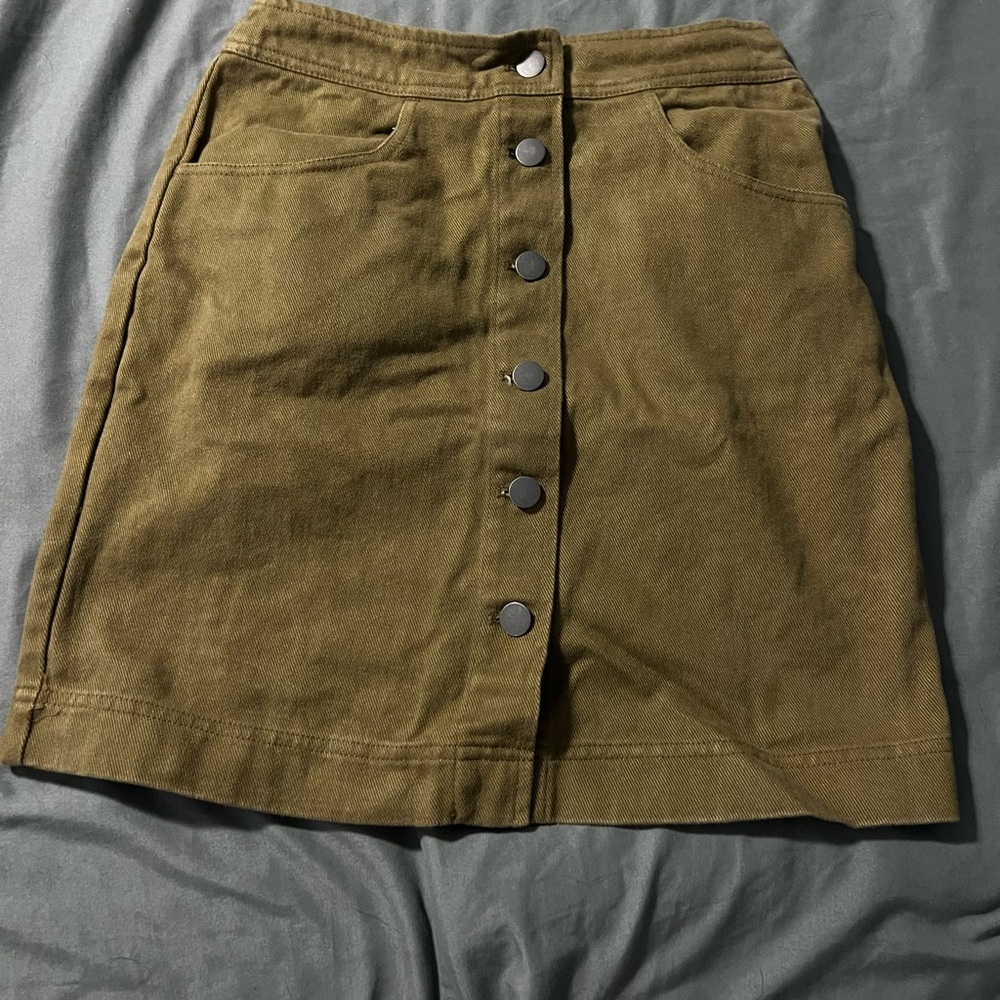 Bridge and burn skirt